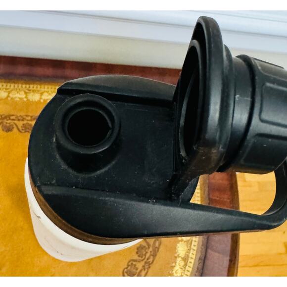 Simple Modern Summit Stainless Steel Reusable Geometric Water Bottle 18 oz. - Picture 5 of 6